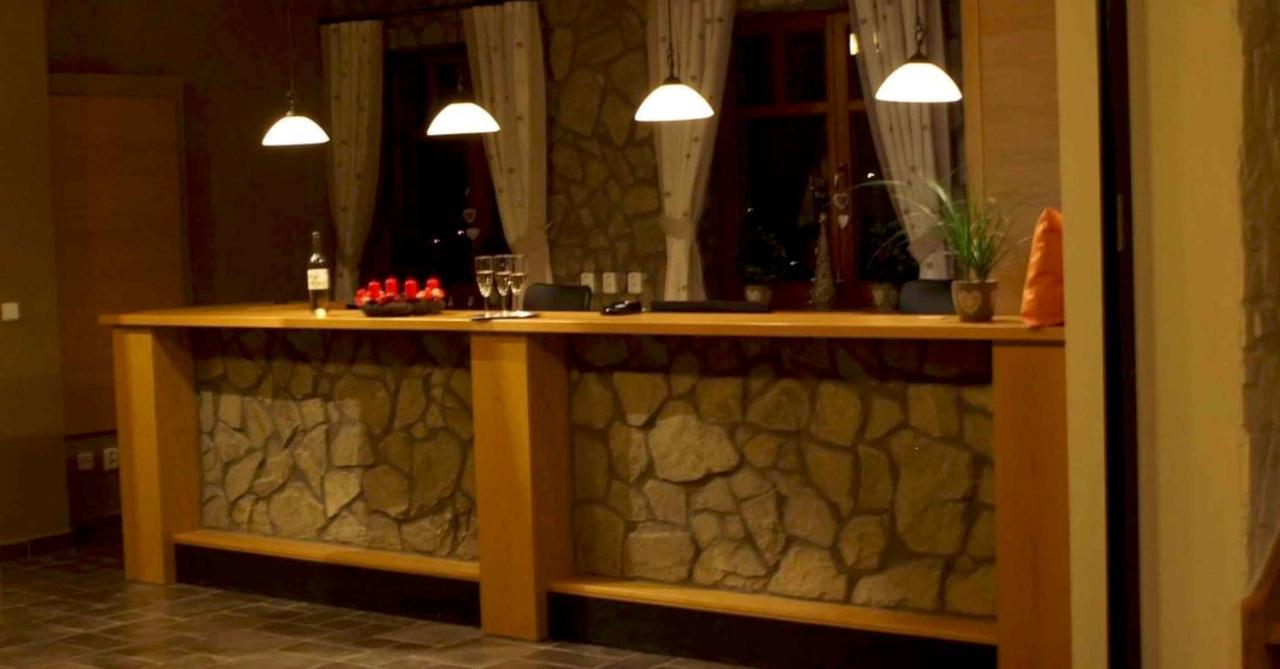 Hotel A Restaurace Palfrig Stara Ves nad Ondrejnici Экстерьер фото